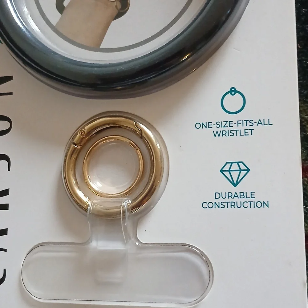 NWT Carson & Quinn Universal Halo Wristlet For Smart Phones